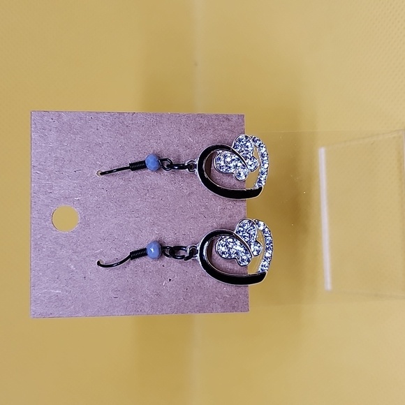 Jewelry - Butterfly heart earrings